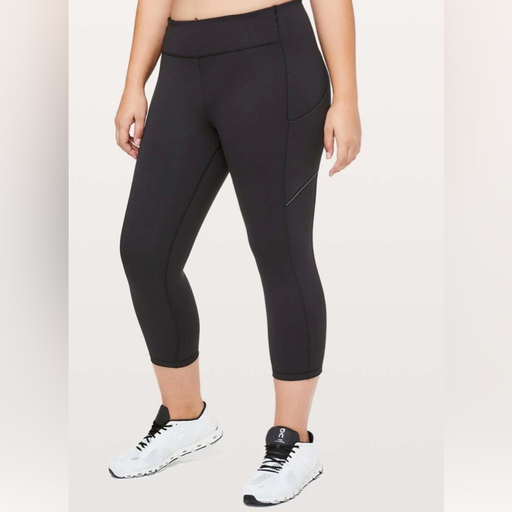 Lululemon Luxtreme Speed Up Crop *21" size 8 in black